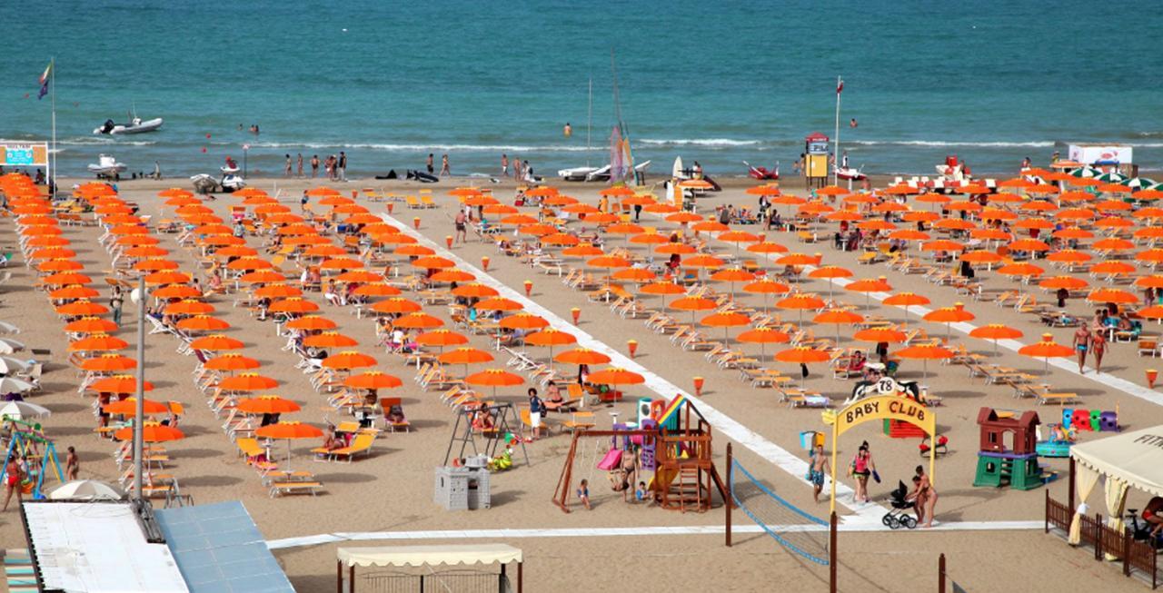 Hotel Orizzonti Rimini Buitenkant foto